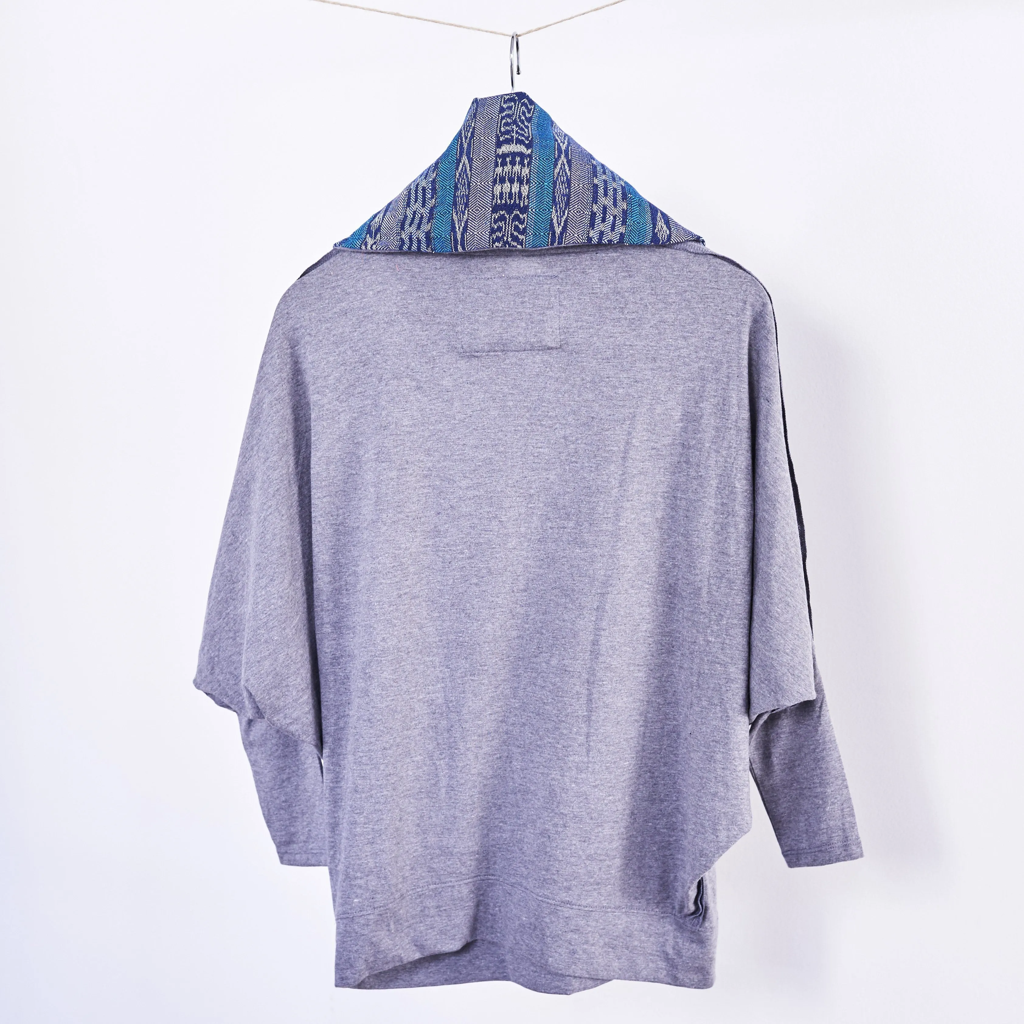 Blusa Daniela - Styled Top with Vintage 'Scarf Styled Neck' - Blue Green Vintage