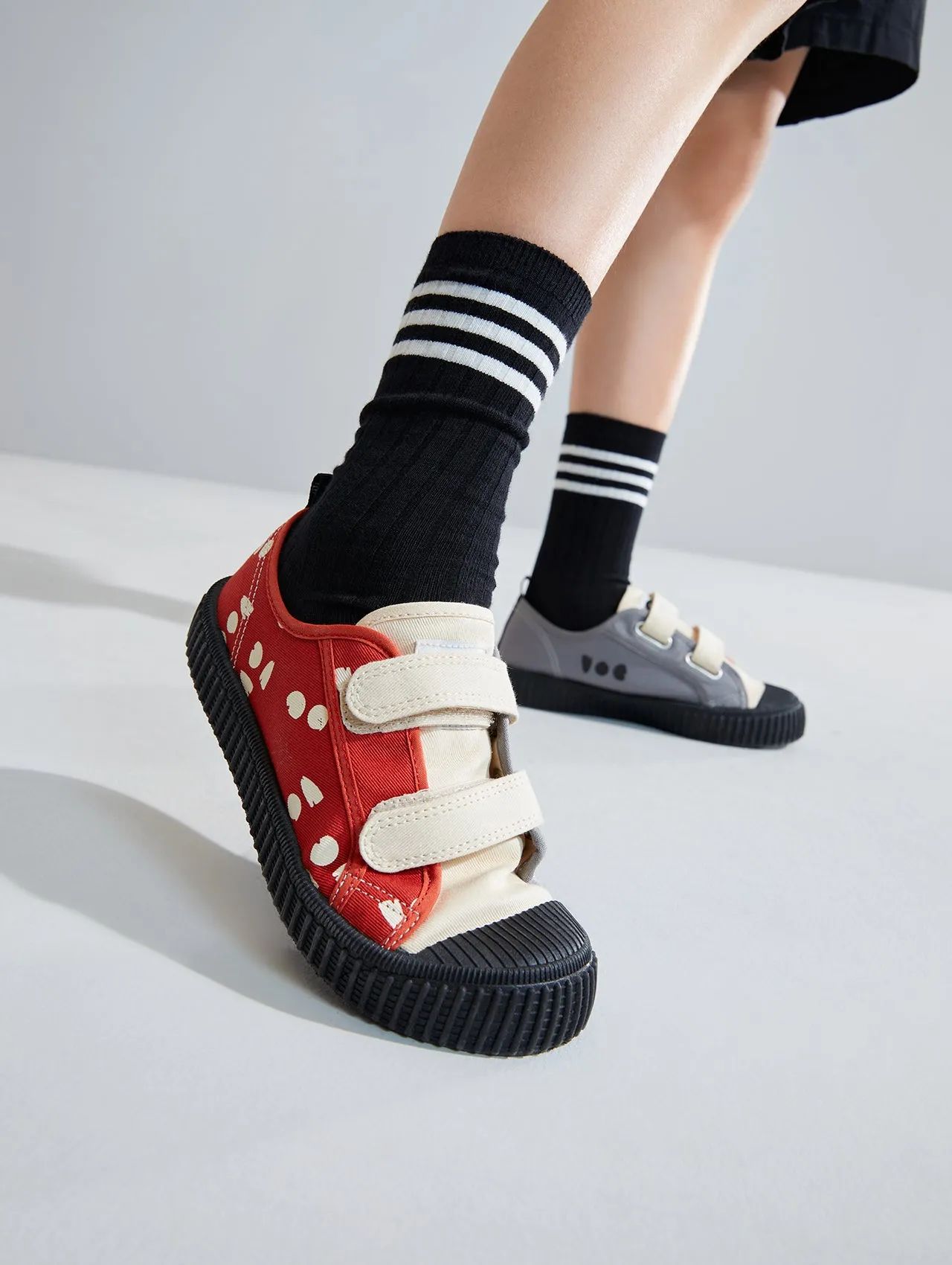 Lollipop Two Sides Polka Dots Canvas Shoes - Black & Red