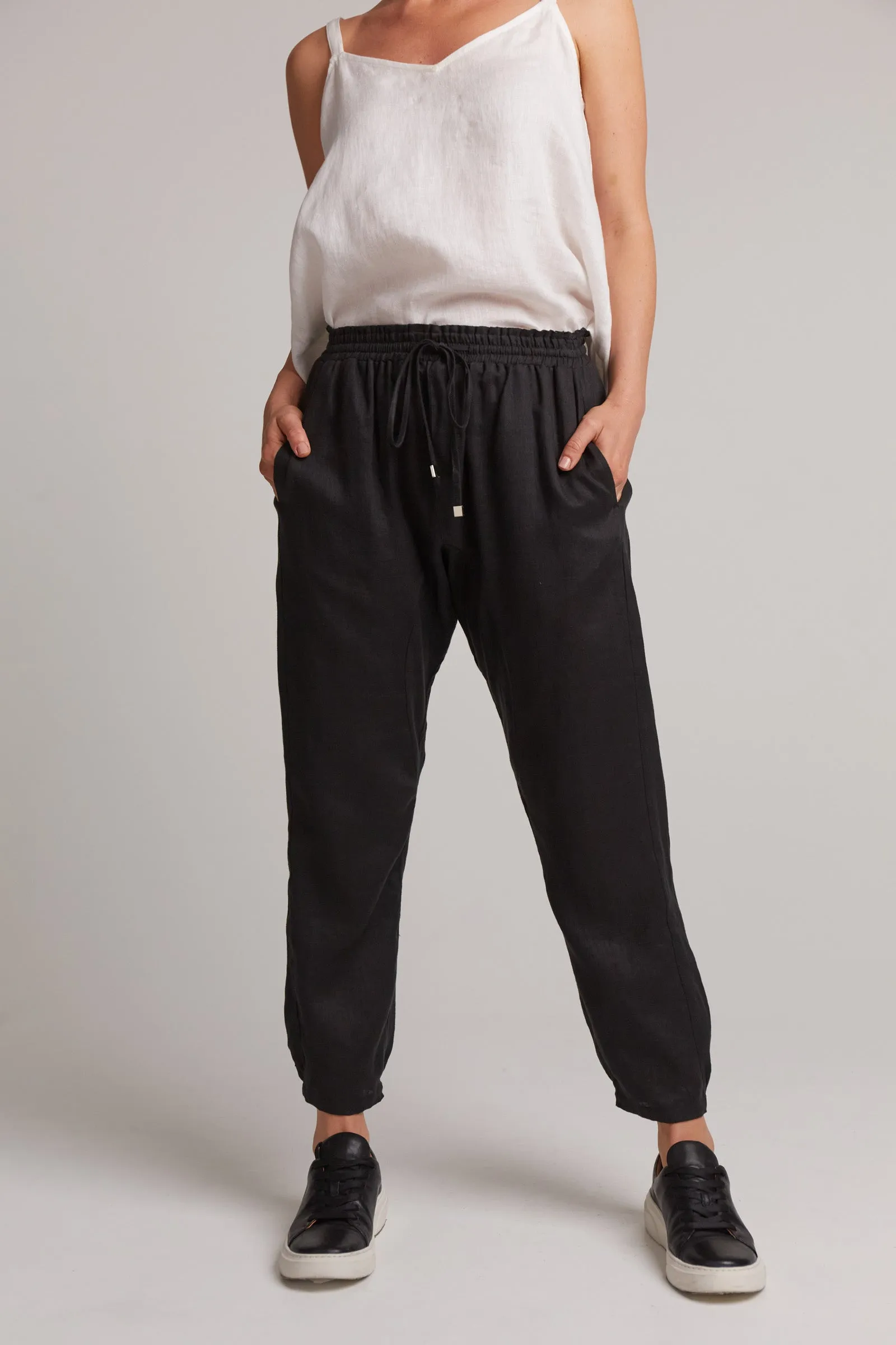 Studio Relaxed Pant - Ebony