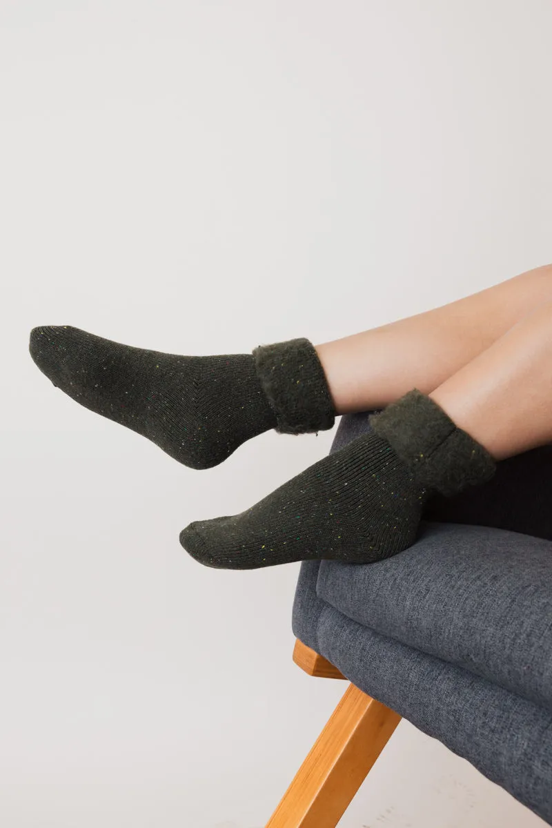 Thick Knit Crew Socks for Ultimate Fall & Winter Warmth 🧦